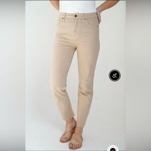 NWT Chrissy Classic Straight Leg Jeans Size: 15 Color : Beige